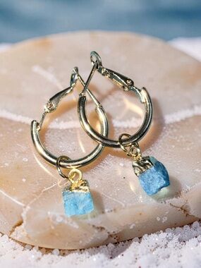 ⭐️ Neon Blue Apatite earrings